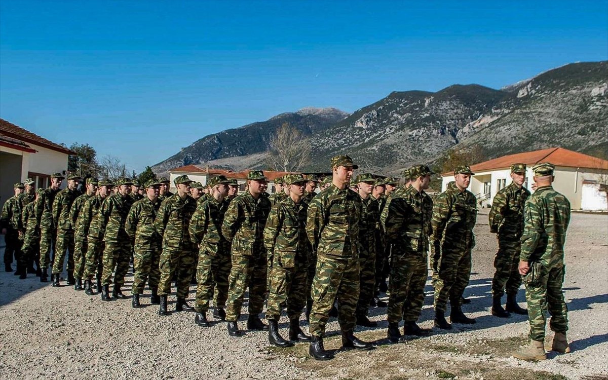 ΓΕΣ: Προκηρύξεις για πρόσληψη οπλιτών βραχείας ανακατάταξης σε Στρατό Ξηράς και Πολεμικό Ναυτικό