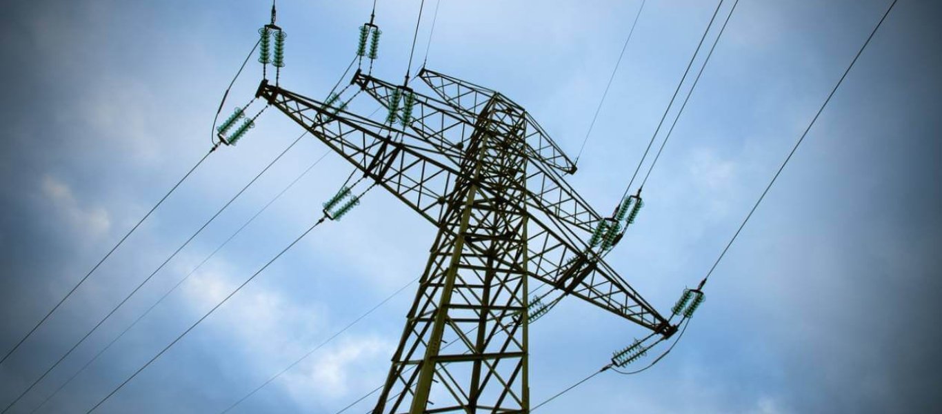 Σε λειτουργία τα κυκλώματα του ΑΔΜΗΕ που τέθηκαν εκτός λόγω της φωτιάς στην Βαρυμπόμπη