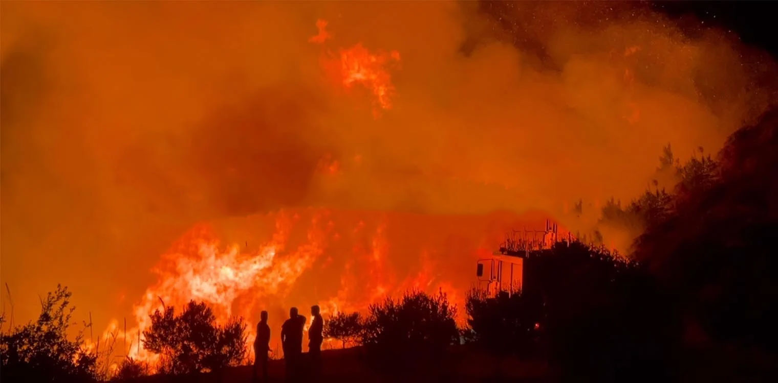 Μεγάλη φωτιά στην Αρχαία Ολυμπία- Καίγονται σπίτια – Πληροφορίες για εγκλωβισμένους (upd4)