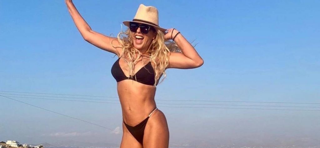 H Γ.Μαστροκώστα στα 50 της… διαθέτει κορμί που θα ζήλευαν πολλές νεότερες της