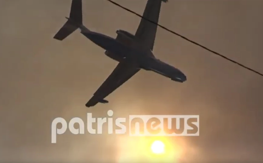 Αρχαία Ολυμπία: Η στιγμή που τα εναέρια μέσα «βουτούν» στην πύρινη λαίλαπα (βίντεο)