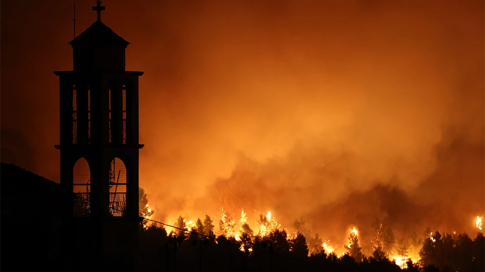 Φωτιά στην Εύβοια: Τεράστια αναζωπύρωση απειλεί τους Κουρκουλούς-Εγκλωβισμένοι κάτοικοι (upd)