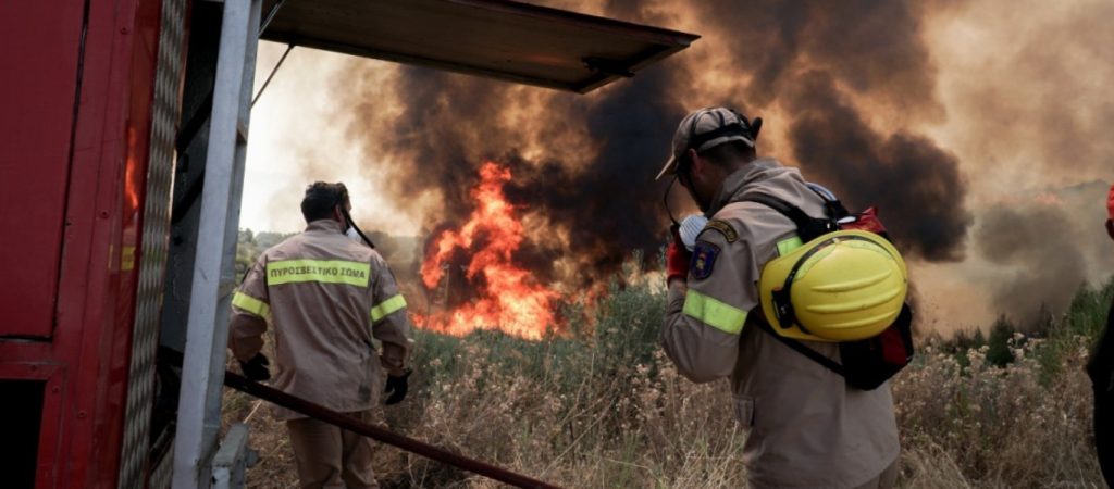 Φωτιά στη Φωκίδα: Μήνυμα από το 112 για εκκένωση Ελαία και Καλλιθέας