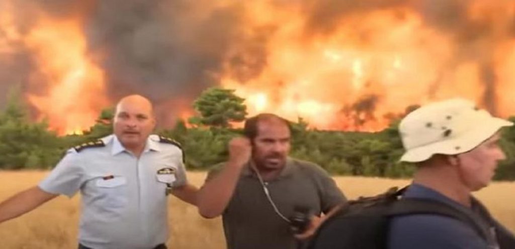 Φωτιά σε Δροσοπηγή και Κρυονέρι – Προειδοποίηση αξιωματικών: «Αποχωρήστε, κινδυνεύετε» (βίντεο)