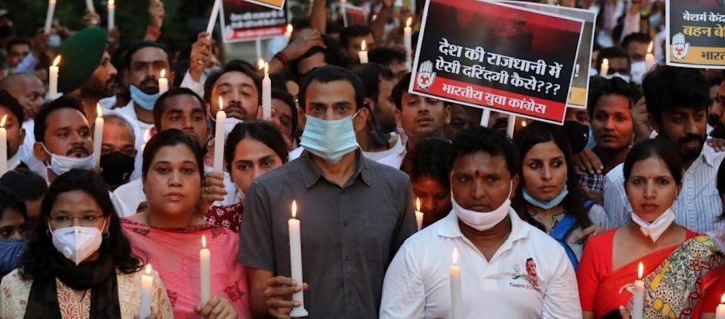 Διαδηλώσεις στην Ινδία με αφορμή τον βιασμό και τη δολοφονία 9χρονου κοριτσιού