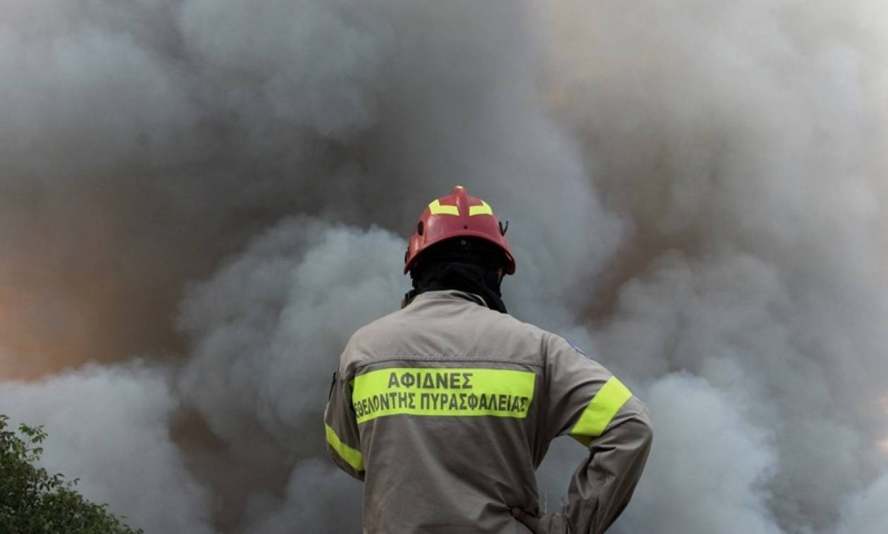 Δύο εθελοντές πυροσβέστες διασωληνωμένοι στη ΜΕΘ του ΚΑΤ