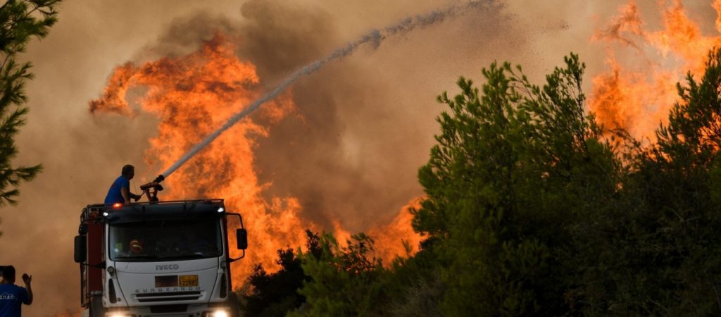 Απίστευτη καταγγελία από τον πρόεδρο πυροσβεστών: «Κάποιοι παίζουν και κάνουν φάρσες για πυρκαγιές στην Αττική»