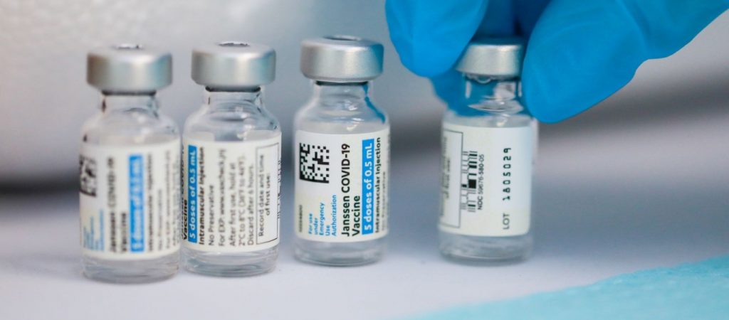 Johnson & Johnson: Ασφαλές το εμβόλιο κατά της ινδική μετάλλαξης – Δεν χρειάζεται συμπληρωματική δόση