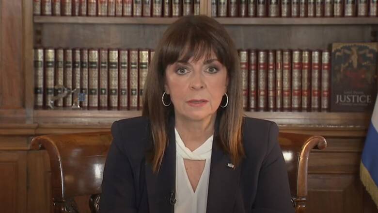 Στο ΚΑΤ η Κ.Σακελλαροπούλου – Θα επισκεφθεί τους τραυματίες δασοπυροσβέστες