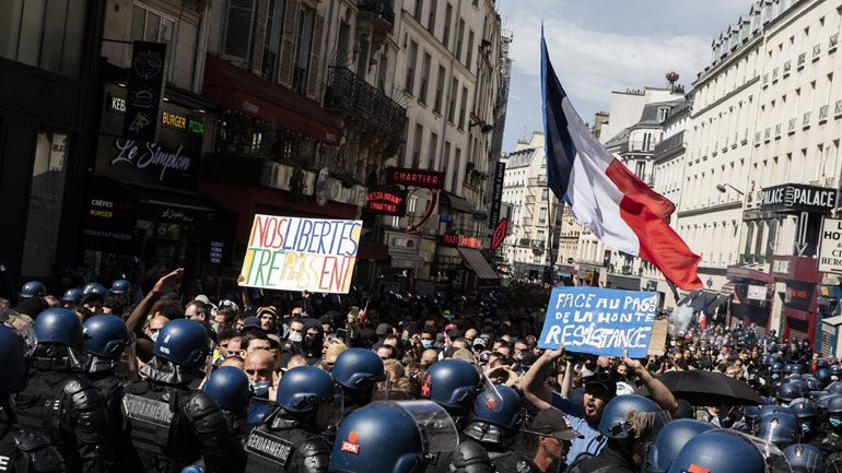 Διαδηλώσεις κατά του υγειονομικού πάσου σε Γαλλία, Ιταλία και Πολωνία