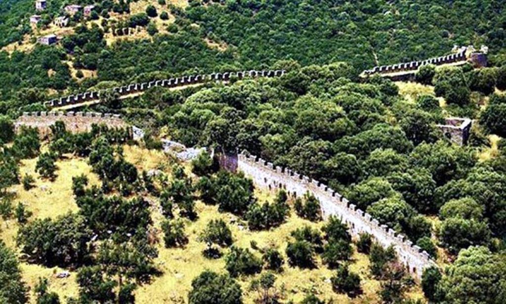 Δείτε γιατί έδωσαν μάχη για να μην καεί το ιστορικό Κάστρο του Πασσαβά, στην πύλη της Μάνης!