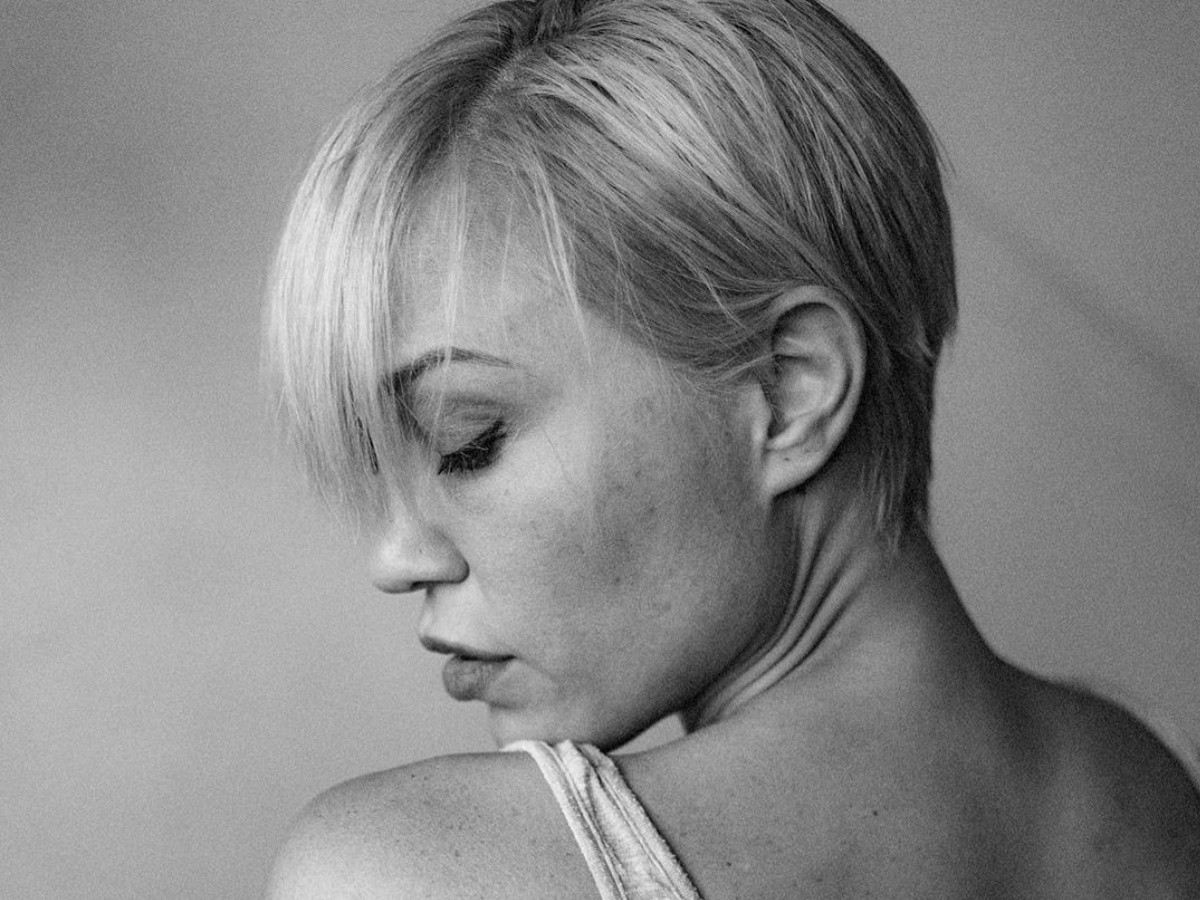 Πηνελόπη Αναστασοπούλου: «Έκοψα τα μαλλιά μου γιατί άρχισαν να μου πέφτουν»