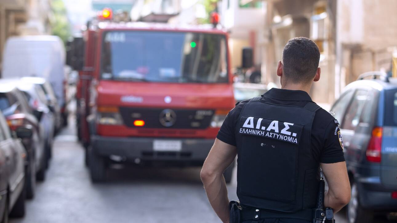 Φωτιά στην Πετρούπολη: 47χρονος κατηγορείται για εμπρησμό – Είχε πάνω του αναπτήρα & δύο φιάλες με αντισηπτικό