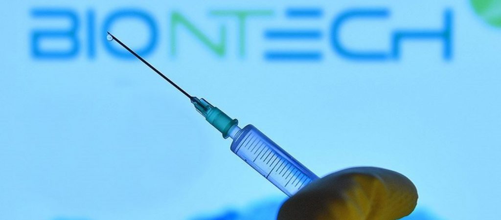 BioNTech: «Πιθανό τους επόμενους 6-12 μήνες να εμφανιστεί μια παραλλαγή που θα απαιτεί την προσαρμογή του εμβολίου»