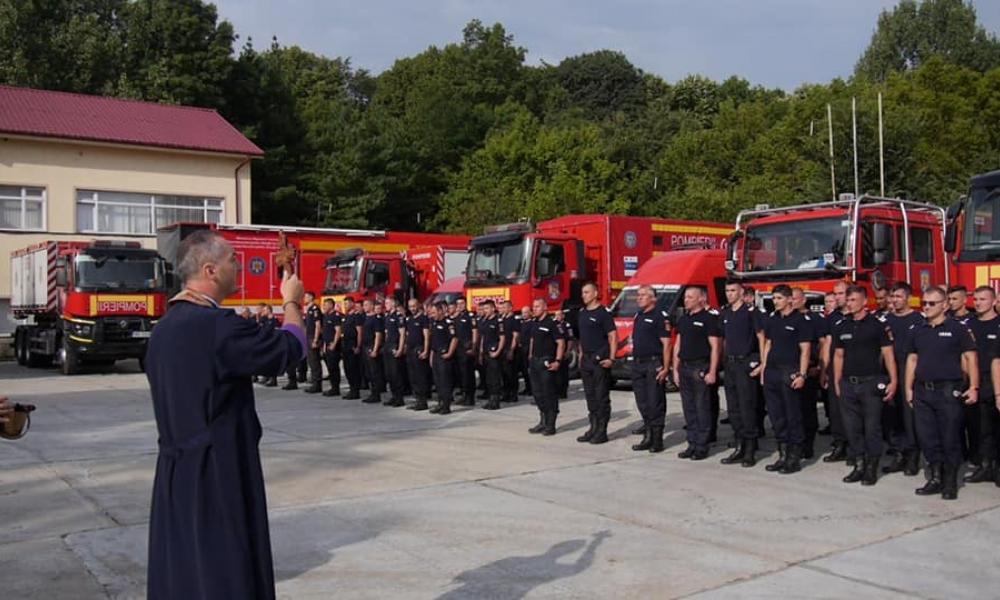 Τον «γύρο» του διαδικτύου κάνει ανάρτηση για τους Ρουμάνους πυροσβέστες – «Τους κοιτάμε με δέος»