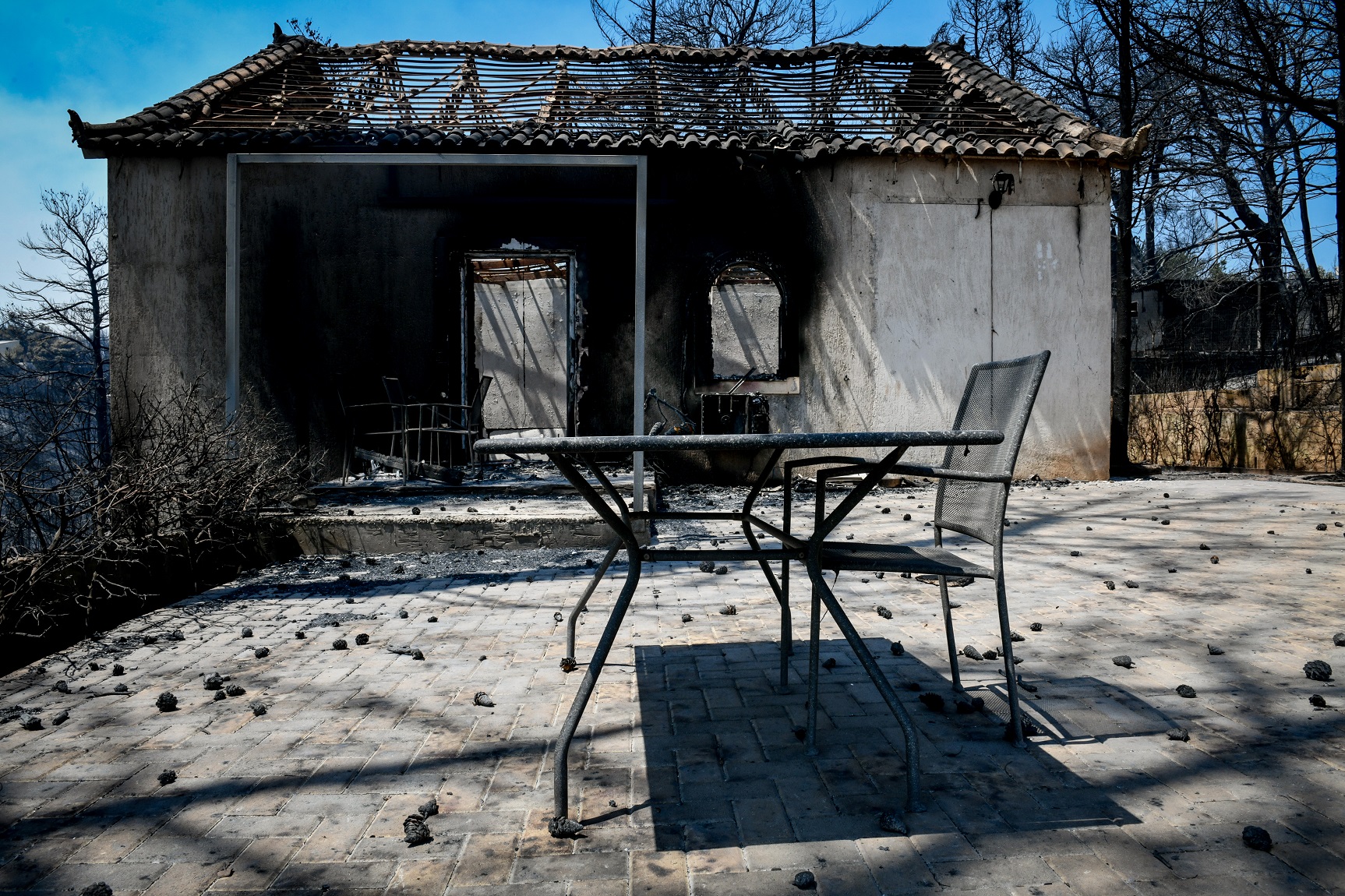 Κυβέρνηση: Αντί για σπίτι θα χτίσετε… κοτέτσι – 20.000 ευρώ αποζημίωση για πλήρως κατεστραμμένο κτίριο