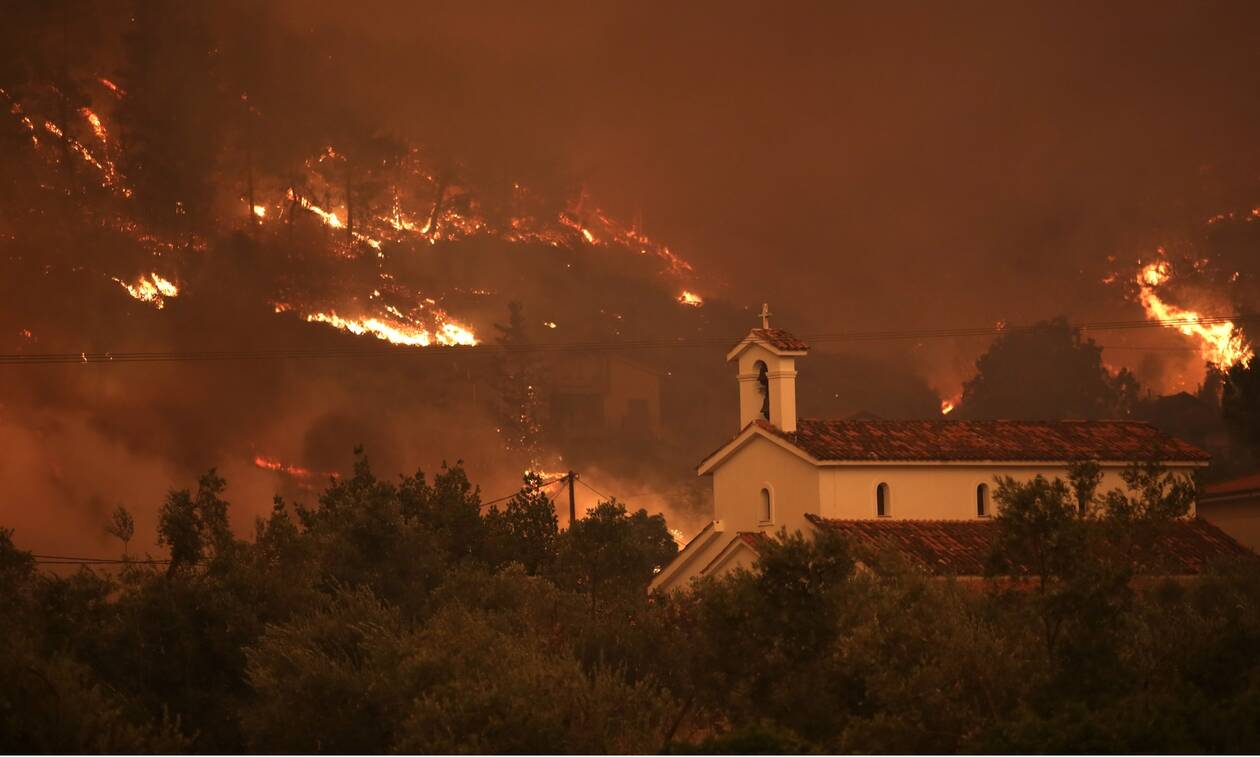 Κόλαση φωτιάς για 9η (!) ημέρα στην Ελλάδα: Καίγονται σπίτια στην Αρκαδία – Μάχη μην περάσει στο Μαίναλο (upd)