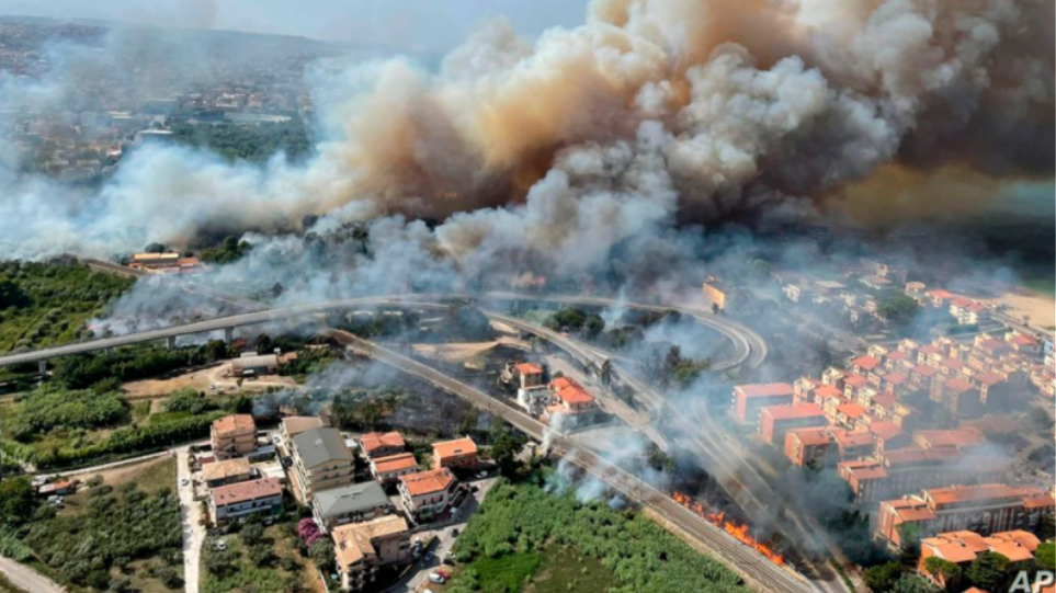 Καύσωνας και πυρκαγιές πλήττουν την Ιταλία