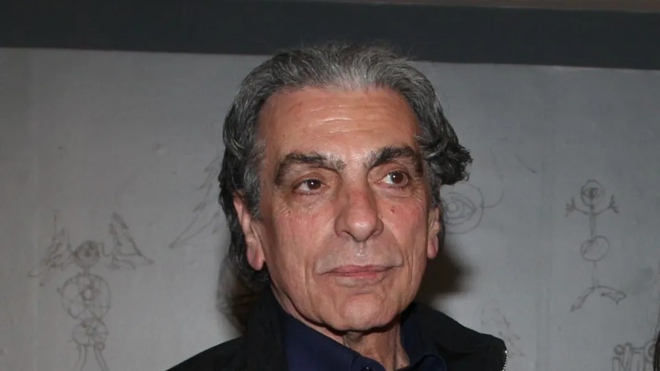 «Έφυγε» από τη ζωή ο σχεδιαστής μόδας Χάρης Χουρμούζης (φώτο)