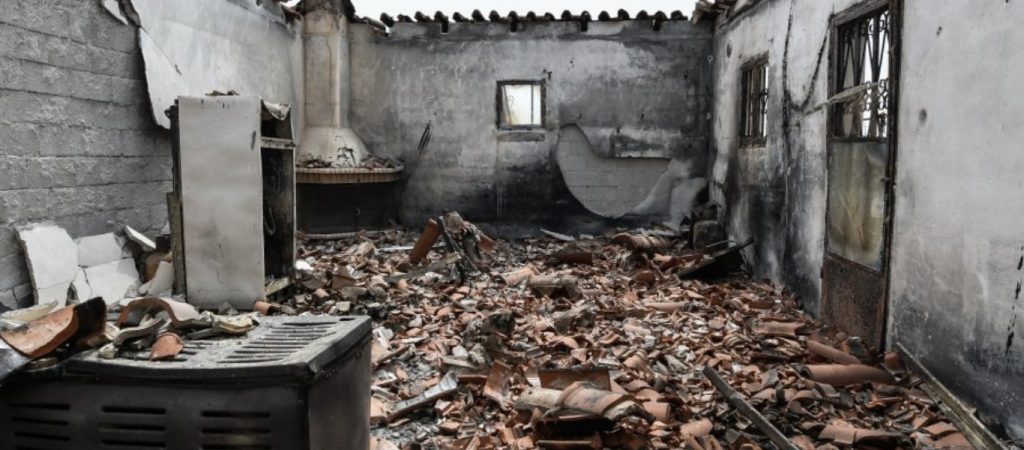 Περιφέρεια Αττικής: Στις 77 οι πληγείσες επιχειρήσεις από την φωτιά στη Βαρυμπόμπη