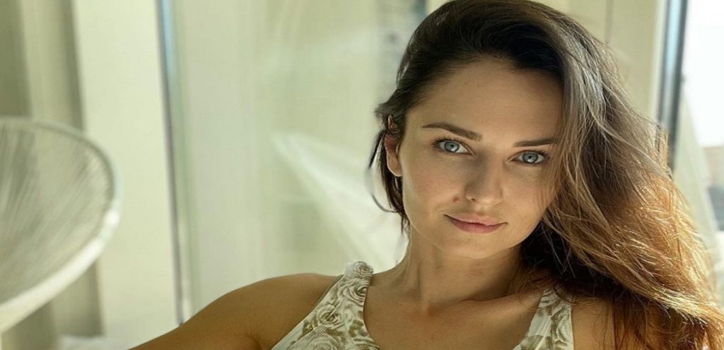 Άννα Σαφρόντσικ: Οι πολύ προσωπικές στιγμές με τον σύντροφό της στη Μύκονο! (φώτο)