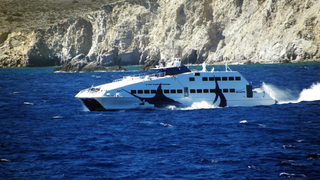 Μήλος: Η θαλαμηγός βυθίστηκε μέσα σε λίγα λεπτά – «Με το ζόρι προλάβαμε να την εγκαταλείψουμε» λέει ο μηχανικός