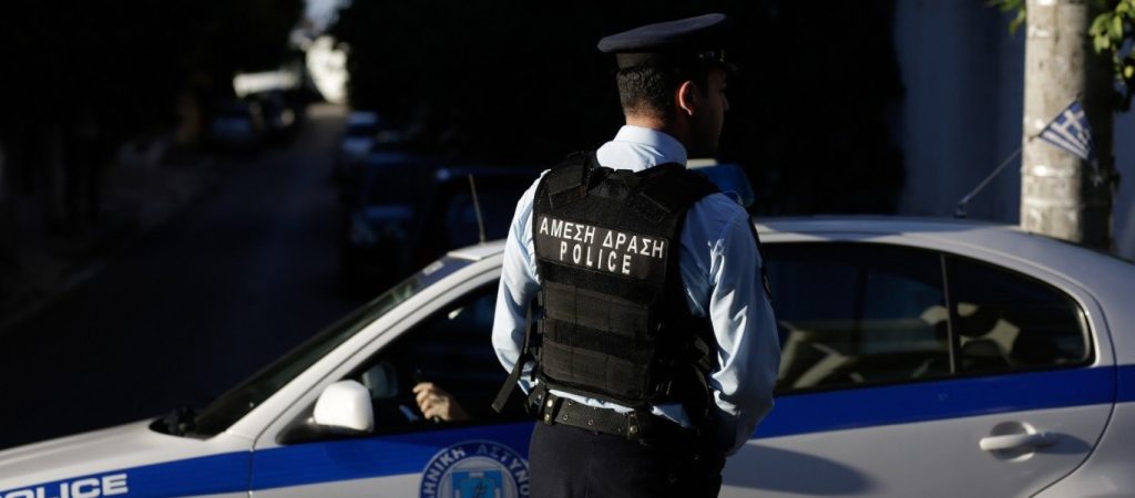 Συνελήφθη ανήλικος Ρομά που λήστευε οδηγούς στο Πυρί Θηβών