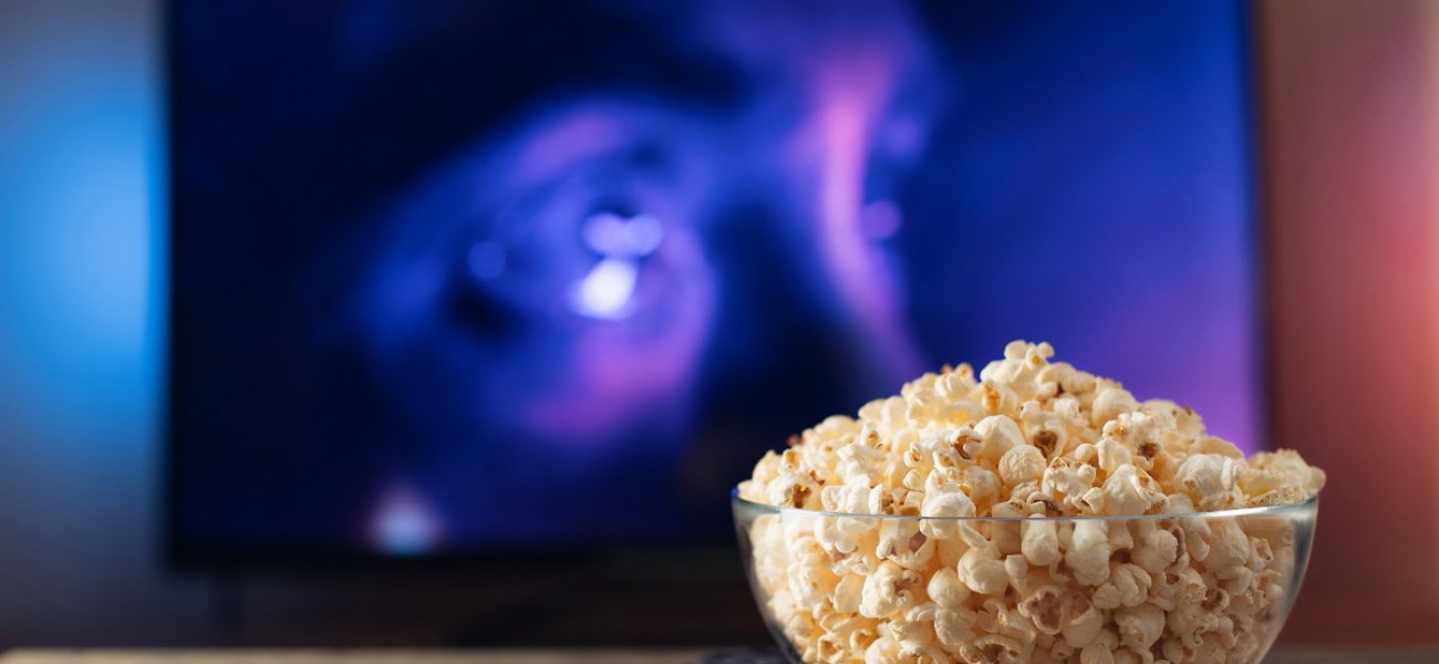 Ο λόγος που μας αρέσει να βλέπουμε ξανά και ξανά αγαπημένες σειρές και ταινίες