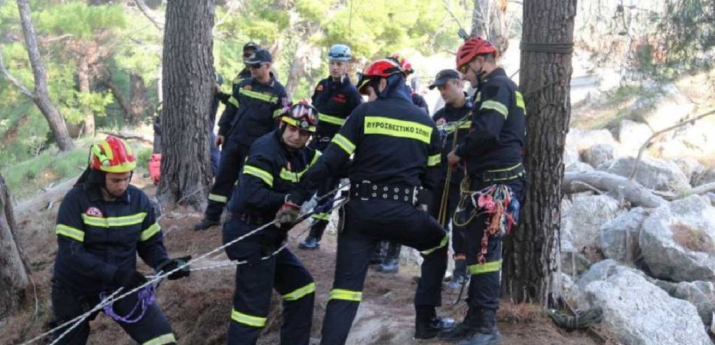 Κρήτη: Αυτοκίνητο έπεσε σε γκρεμό – Επιχείρηση απεγκλωβισμού για έναν 30χρονο άνδρα