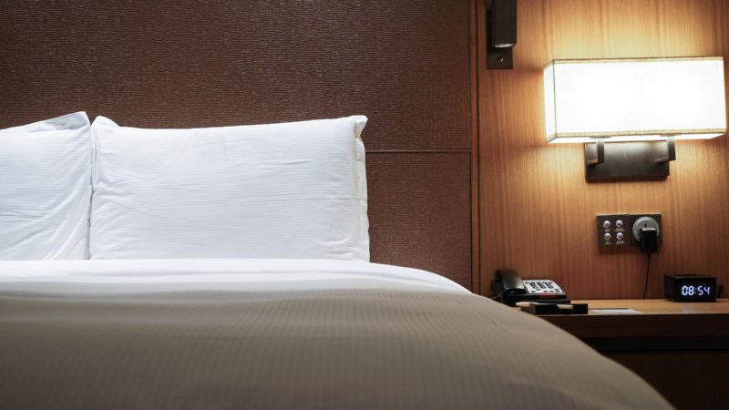 Δέκα αλήθειες για τα ξενοδοχεία που πρέπει να γνωρίζεις πριν κάνεις την επόμενη κράτηση (βίντεο)