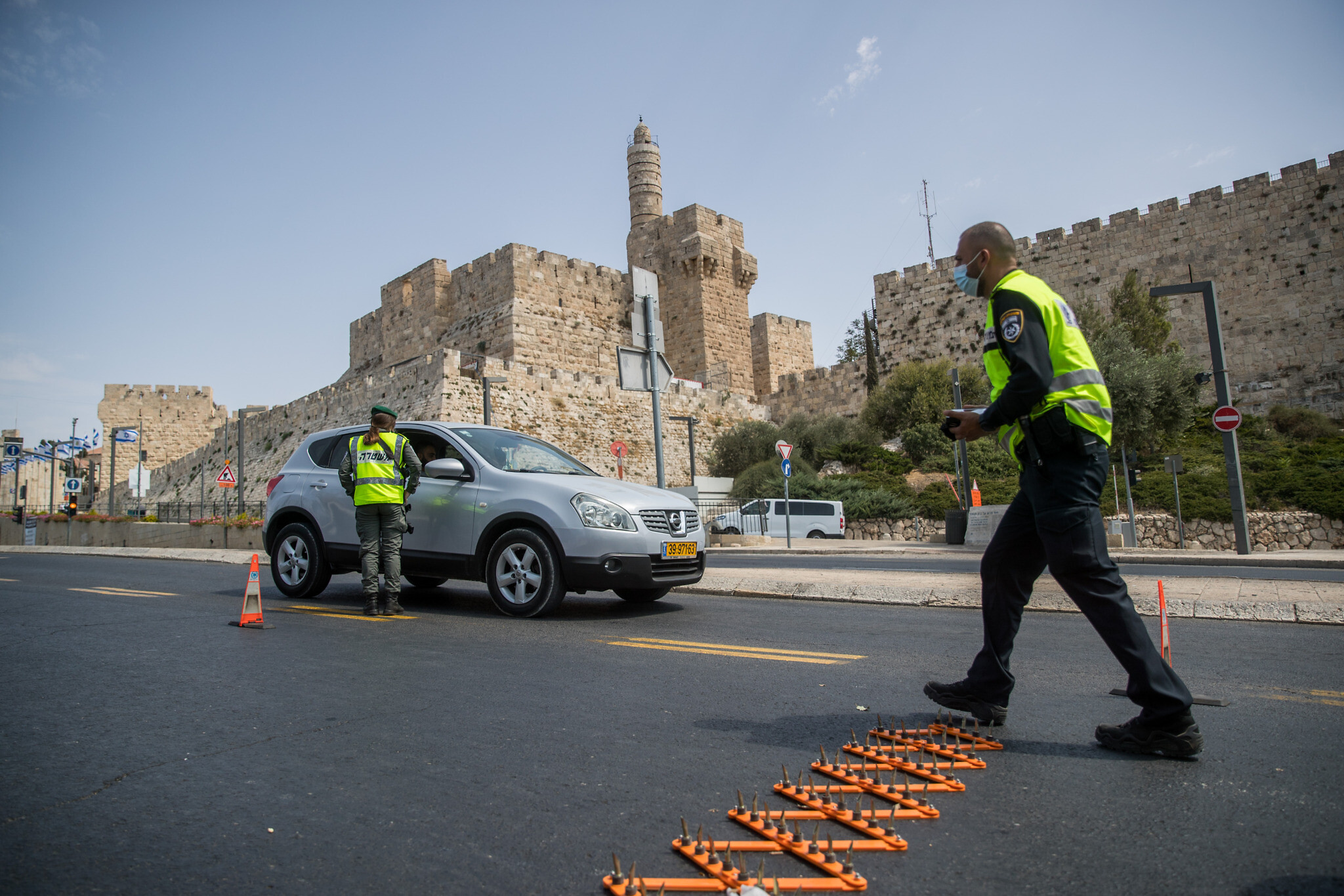 Το Ισραήλ βάζει τέλος στην παράνοια: «Καταστροφικό το lockdown – Απέτυχε -Να μάθουμε να ζούμε με τον ιό» λέει ο Ν.Μπένετ