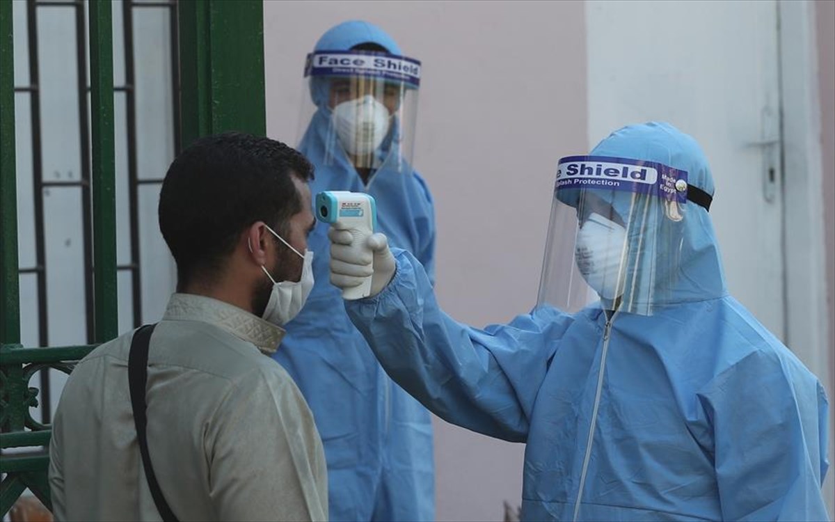 Η Αίγυπτος ξεκινά τους υποχρεωτικούς εμβολιασμούς στο προσωπικό των σχολείων και τους φοιτητές