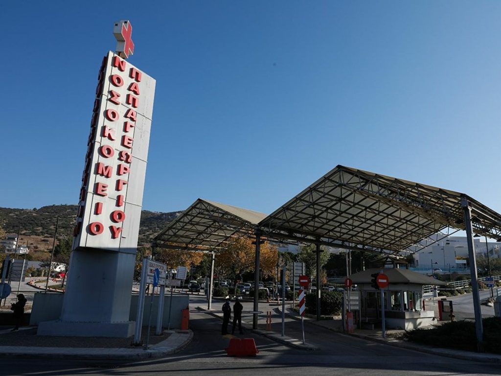 Θεσσαλονίκη: Συγκέντρωση υγειονομικών κατά του υποχρεωτικού εμβολιασμού – «Η κυβέρνηση παρανομεί συστηματικά»