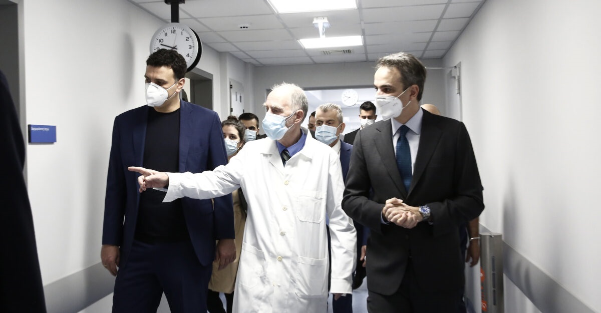 Κυβέρνηση: Ιδιωτικές εταιρείες θα αντικαταστήσουν τους ανεμβολίαστους υγειονομικούς! – 10.000 άνθρωποι χωρίς μισθό