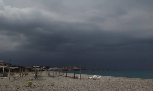Προειδοποιεί ο Σάκης Αρναούτογλου: Σε ποιες περιοχές έρχονται μπόρες και καταιγίδες