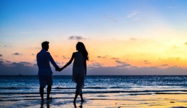 Έρχεται εκεί που δεν το περιμένεις: Αυτά είναι τα επτά πιο απίθανα μέρη όπου γνωρίζονται συνήθως ζευγάρια