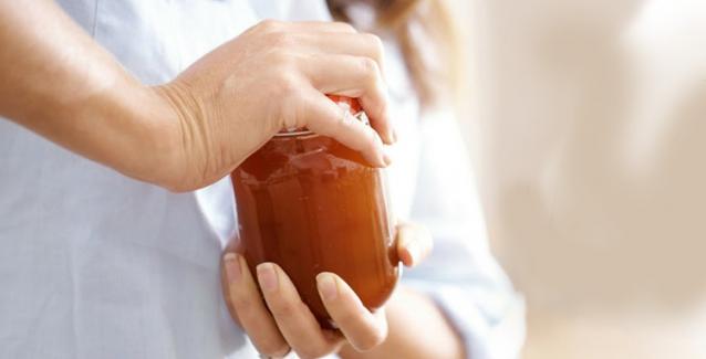 Το κόλπο για να ανοίξετε ένα βάζο που δεν ανοίγει με τίποτα!