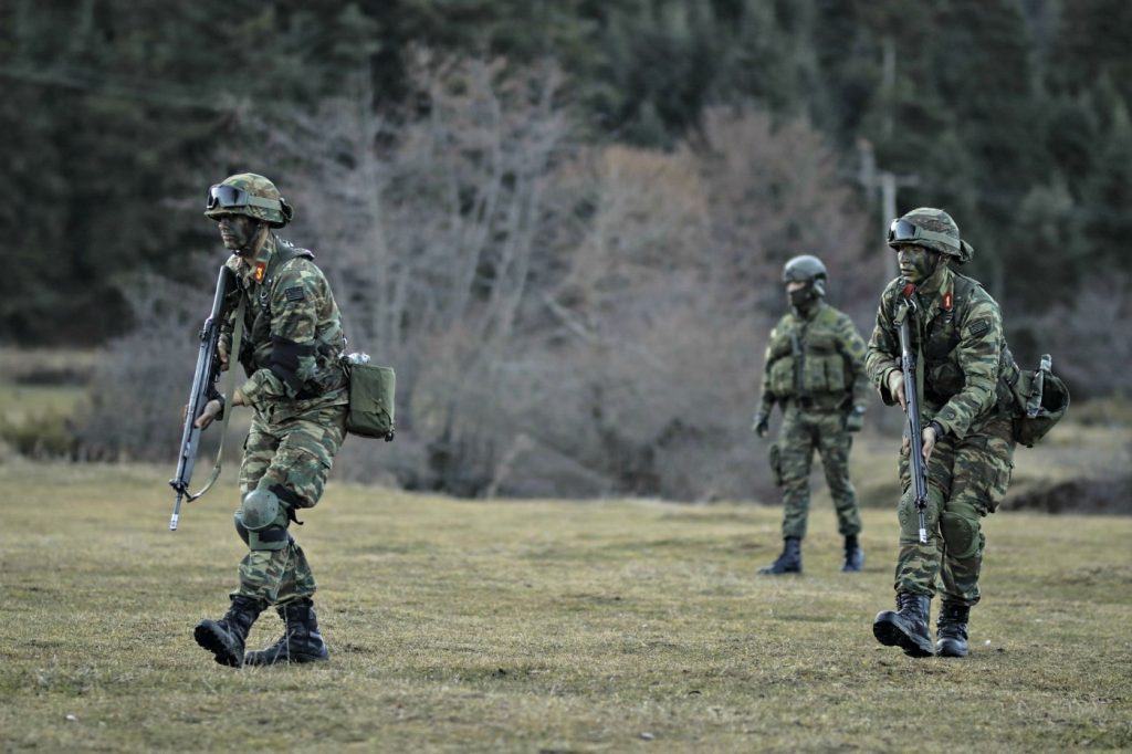 Απίστευτοι: Έβαλαν ως προϋπόθεση τον εμβολιασμό για εκπαίδευση στις Ένοπλες Δυνάμεις! – Πότε έγινε υποχρεωτικός;