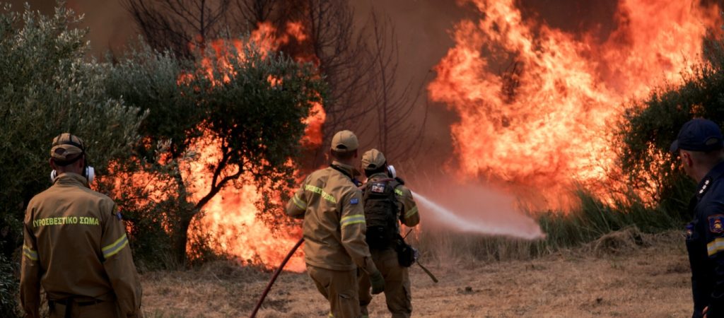Γερμανός πυροσβέστης περιγράφει την εμπειρία του από τις φωτιές στην Ελλάδα