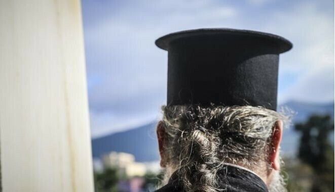 Xαλκίδα: Πρόστιμο 1.500 ευρώ σε ιερέα – Γιατί μπήκαν στο ναό χωρίς μάσκα… δύο πιστοί