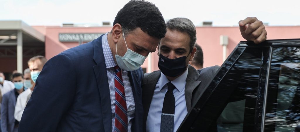 «Δεν είναι εκδικητικά τα μέτρα» είπε ο Β.Κικίλιας – Και αποκλείει τους ανεμβολίαστους από τη δημόσια υγεία