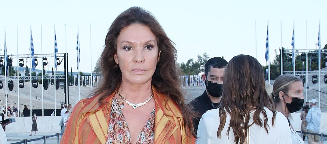 Το μήνυμα της Β.Μπάρμπα από το νοσοκομείο: «Το χαμόγελο επέστρεψε στη θέση του» (φώτο)