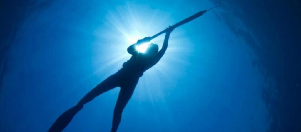 Φιλιππίνες: Άδοξο τέλος για 31χρονο ψαρά που «παγιδεύτηκε» από μεγάλο ψάρι