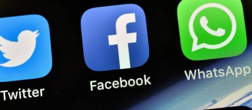 Δικαστήριο στην Ρωσία επέβαλλε πρόστιμο σε Twitter, Facebook, WhatsApp