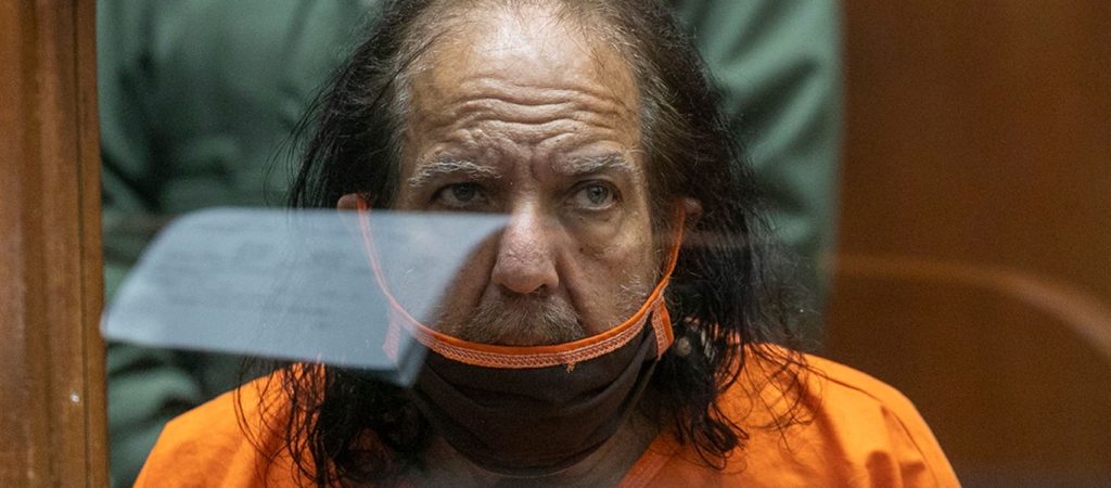 Σοβαρές κατηγορίες κατά του Ron Jeremy – Μηνύσεις για περισσότερους από 30 βιασμούς