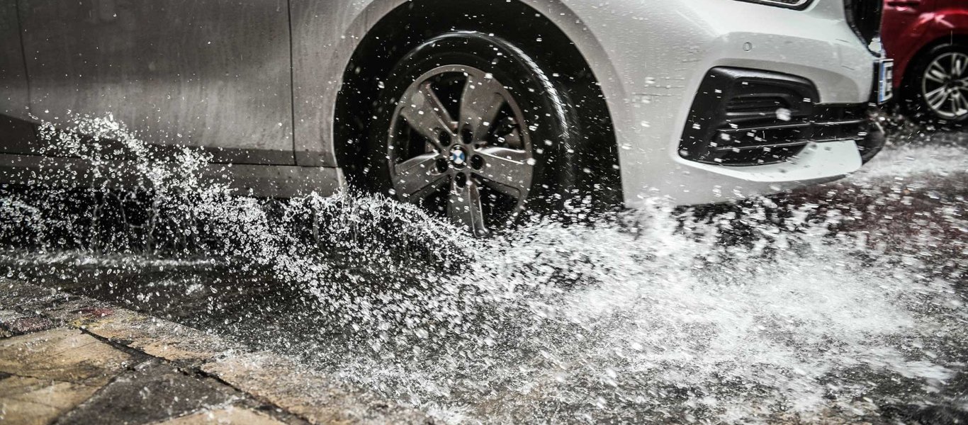 Ισχυρές βροχοπτώσεις στα Ιωάννινα – Διακοπές ρεύματος σε αρκετά σημεία