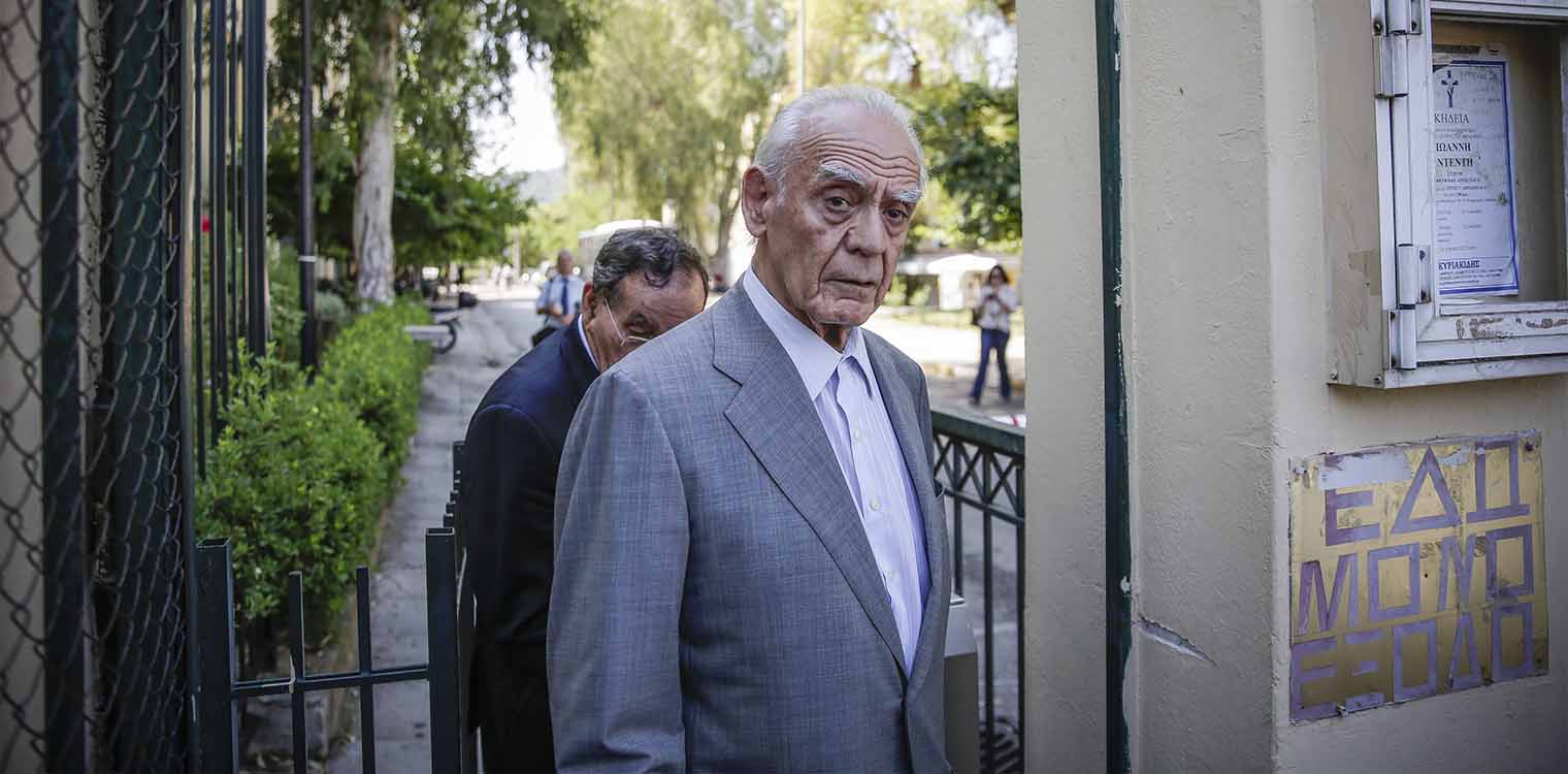 Πέθανε από ανακοπή ο Άκης Τσοχατζόπουλος σε ηλικία 82 ετών (βίντεο)