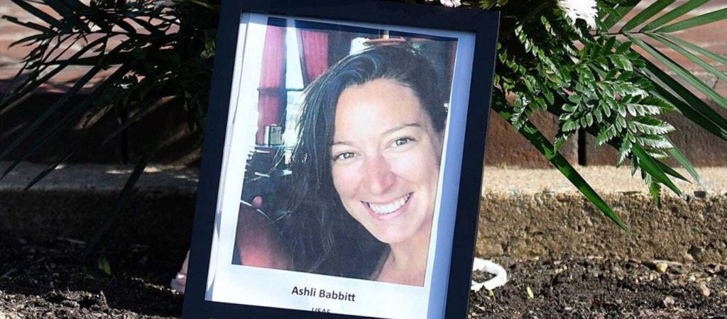 Διατηρεί την ασεβή του στάση ο δολοφόνος της Α.Μπάμπιτ – Παραχωρεί συνεντεύξεις ανενόχλητος (βίντεο)