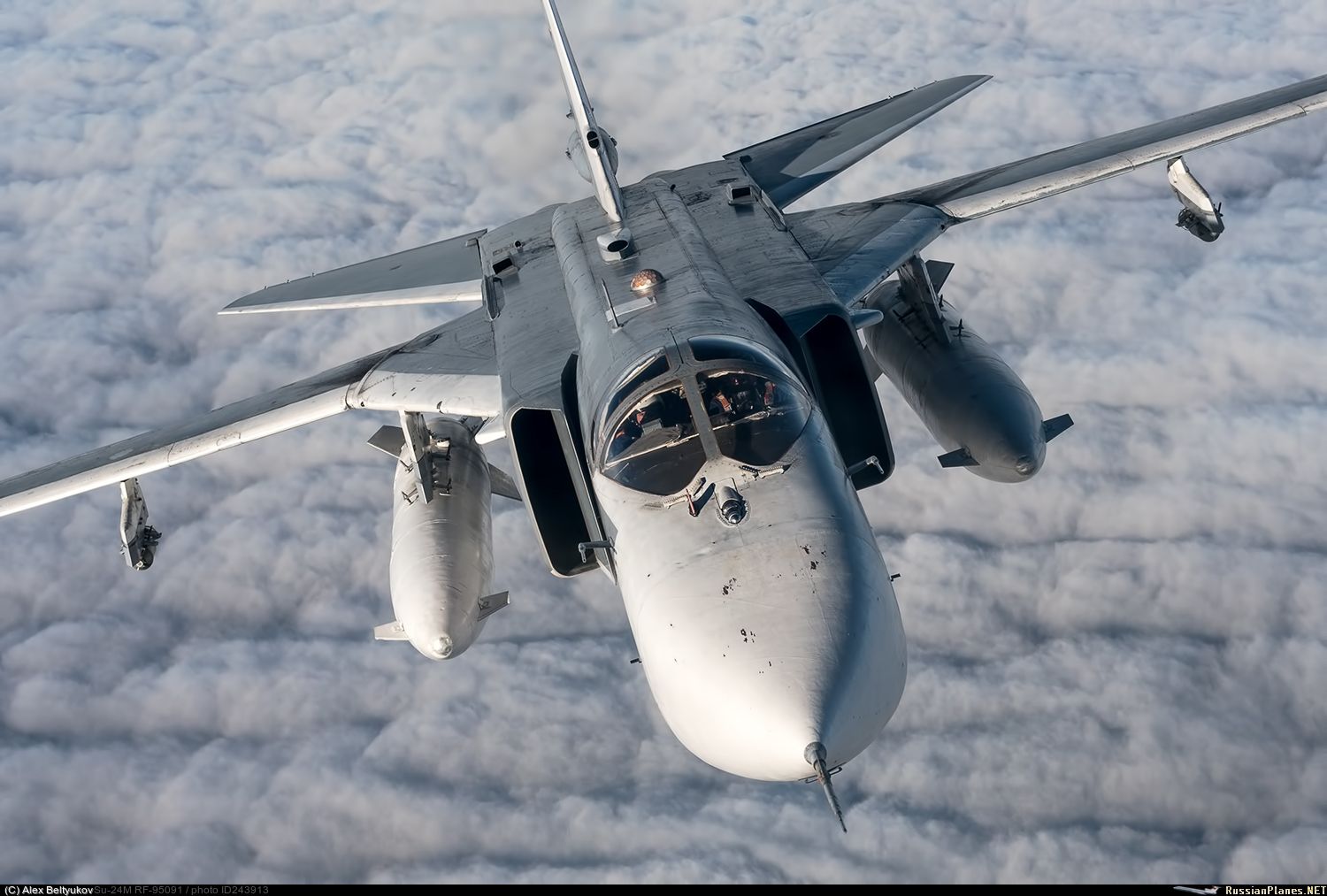 Ρωσία: Κατέπεσε και συνετρίβη βομβαρδιστικό αεροσκάφος Su-24 – Σώοι οι πιλότοι