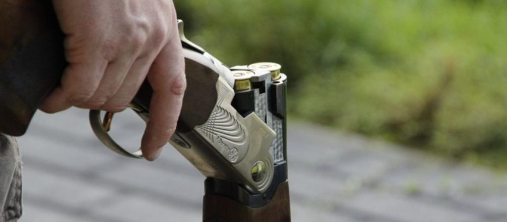 Πήλιο: Χειροπέδες σε 39χρονη που άρχισε να πυροβολεί με καραμπίνα